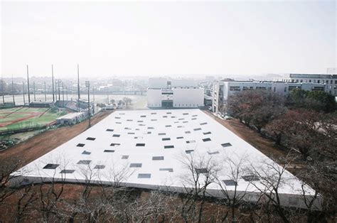 Plaza KAIT de Junya Ishigami