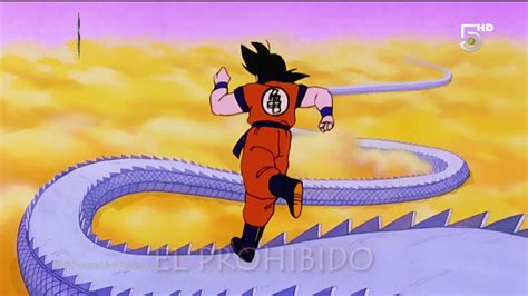 Goku corriendo por el Camino de la Serpiente