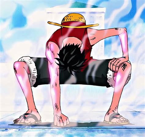 Luffy usando la Segunda Marcha y Haki para golpear a un Pacifista