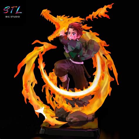 Detalle del rostro intercambiable de la figura de Tanjiro Kamado