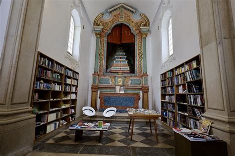 Librería en una antigua iglesia en Óbidos