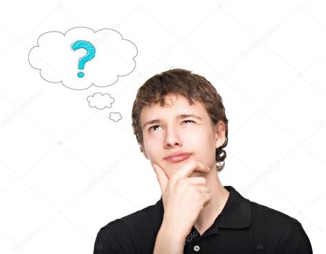 Imagen de un joven pensativo mirando un diccionario.