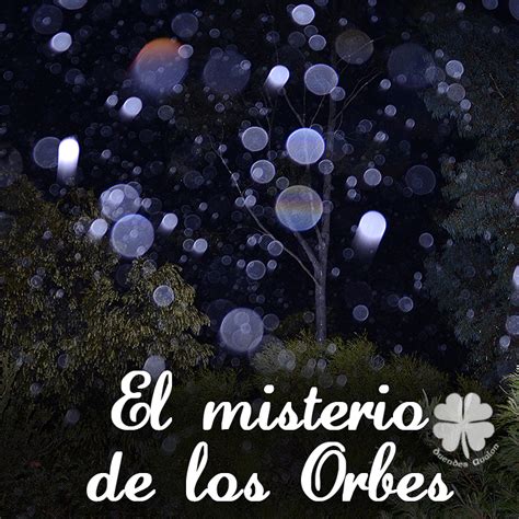 Representación visual de orbes espirituales flotando en el aire