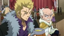 Laxus y los Raijinshuu en el gremio