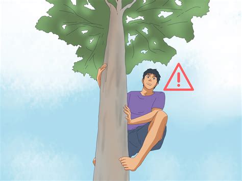 Naruto intentando escalar un árbol