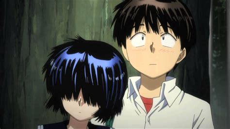 Ilustración de Tsubaki y Urabe compartiendo un momento íntimo.