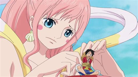 Luffy protege a Shirahoshi