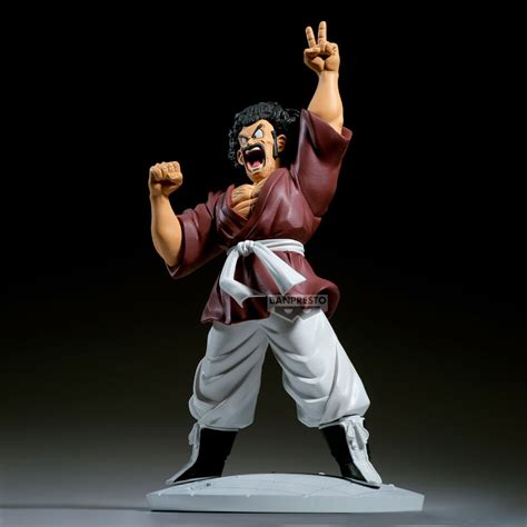Mr. Satán con su característico traje de artes marciales