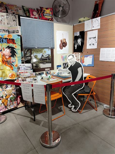 Akira Toriyama en su estudio de trabajo