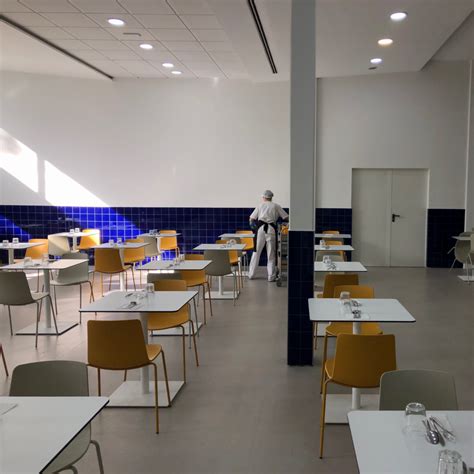 Mujeres en un comedor social en Japón