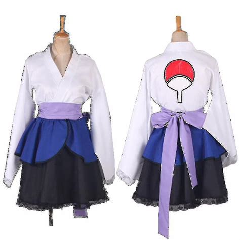 Cosplayer vestido como Sasuke Uchiha