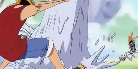 Luffy usando la cera como martillo contra Mr. 3