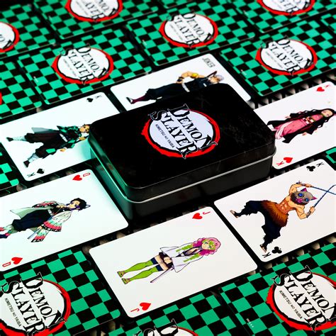 Ilustraciones de personajes de Demon Slayer en cartas de poker
