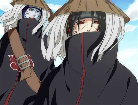 Itachi y Kisame Hoshigaki enfrentándose a ninjas de Konoha