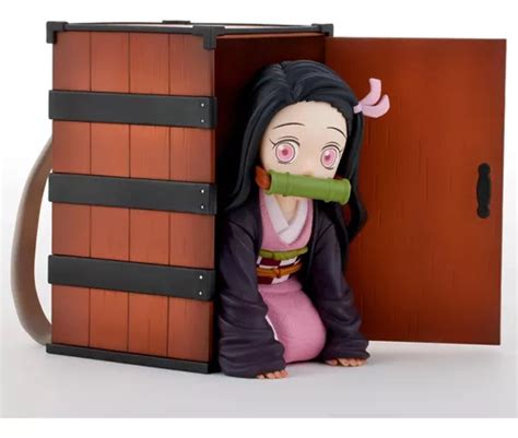 Figura de Nezuko Kamado en su caja