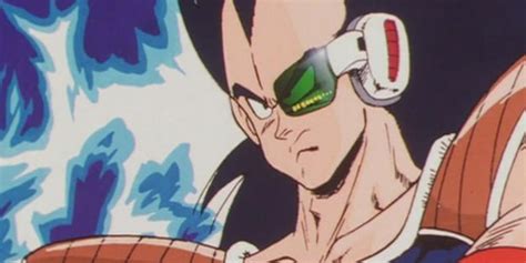 Raditz usando su scouter