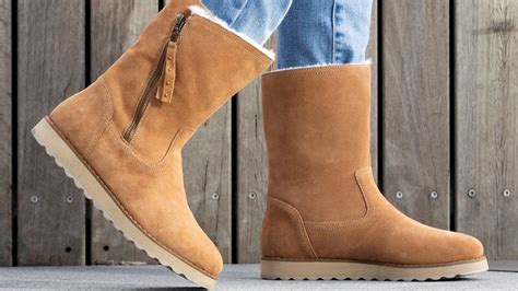 Representación artística de alguien usando unas botas de la Colección Vigilante