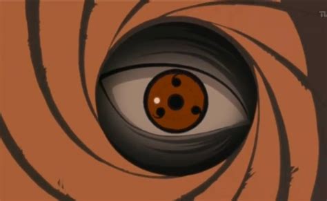 Tobi revelando su Sharingan