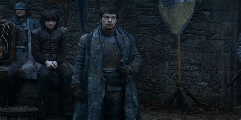 Theon Greyjoy defendiendo a Bran Stark