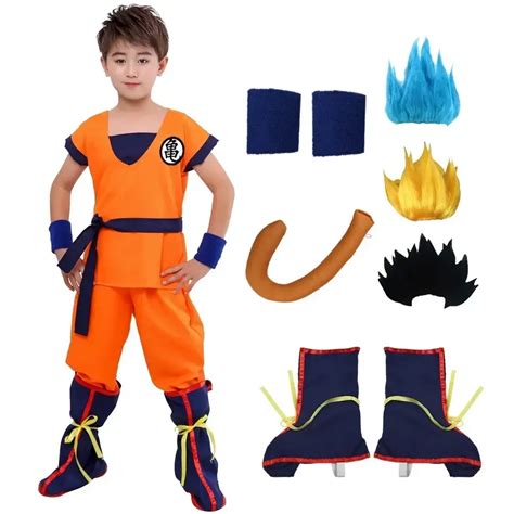 Montaje de diferentes disfraces de Goku para niños y adultos