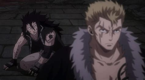 Laxus enfrentándose a Gajeel