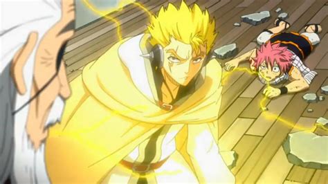 Laxus activando su poder de Dragon Slayer