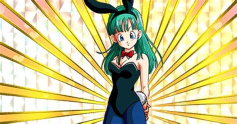 Bulma con el traje de conejita