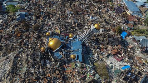 Vista aérea de Tokio devastada por un terremoto