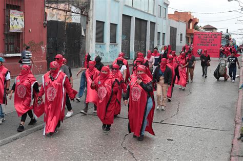 Infografía comparando el bufo de ataque de Gilthunder con otros personajes