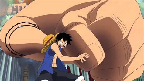 Luffy utilizando el Gear Third para inflar su brazo