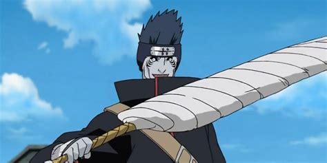 Kisame Hoshigaki empuñando a Samehada