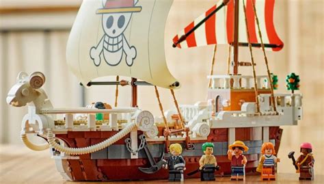 Set de LEGO de One Piece con un árbol de navidad decorado