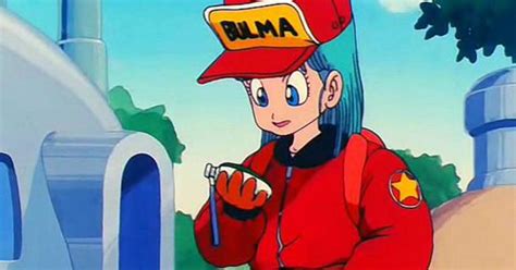 Bulma con su cinta roja de marca registrada.