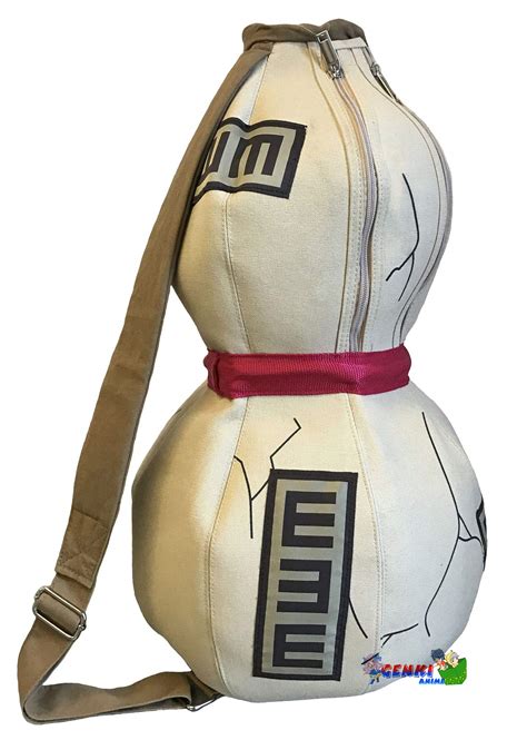 Foto de la mochila calabaza de Gaara terminada, colgada