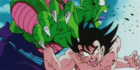 Piccolo ayudando a Goku
