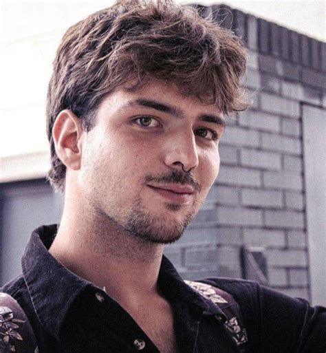 Kyros revelando su verdadera identidad