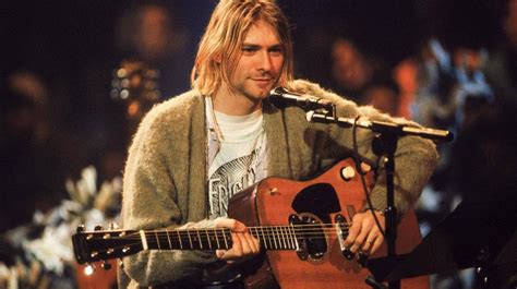 Kurt Cobain actuando en directo con Nirvana