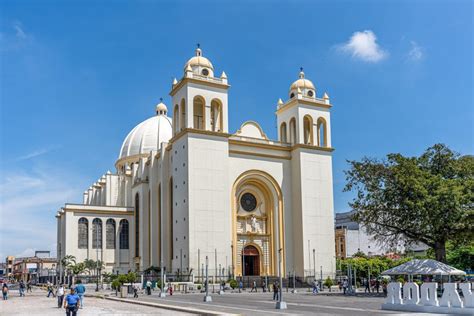 La Catedral de Kardia en el centro de Magnolia.