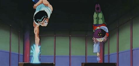 Yusuke Urameshi y Genkai en el hospital, rodeados de efectos de energía.