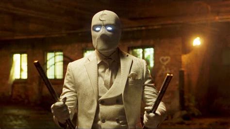 Ilustración de Moon Knight con su traje característico.