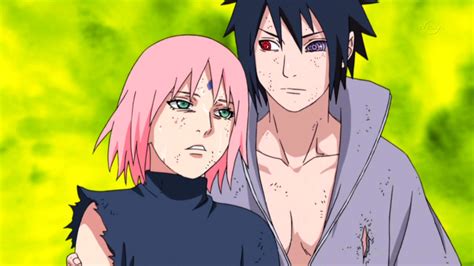 Sakura abrazando a un Sasuke vulnerable