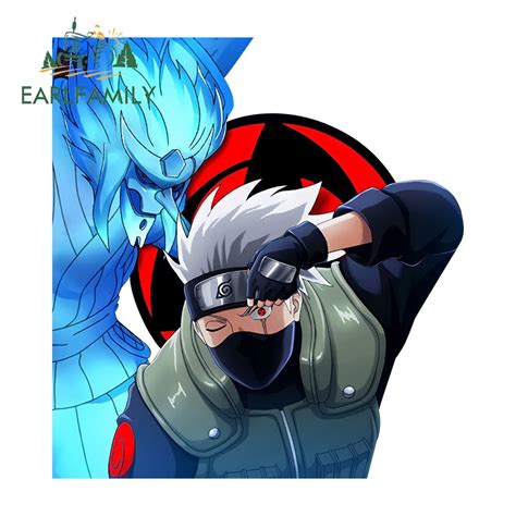 Kakashi Hatake con su protector ninja cubriendo el ojo izquierdo