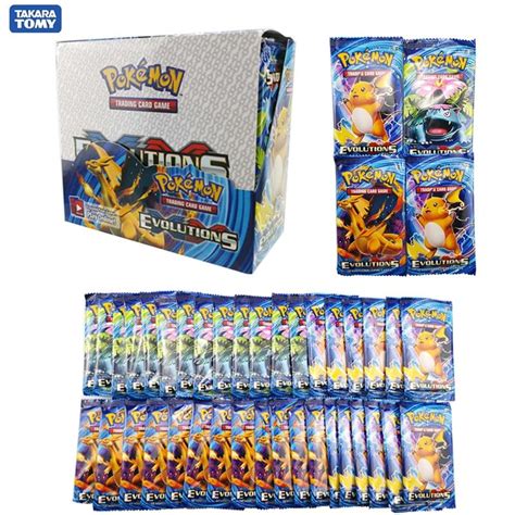 Ilustración de una caja de sobres de Pokémon TCG abierta con cartas dispersas.