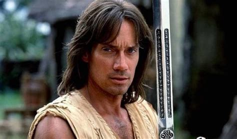 Kevin Sorbo como Hércules