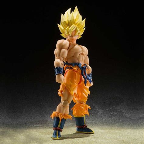 Detalle de la articulación de la figura de Son Goku Super Saiyan Blue
