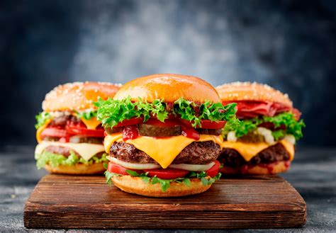 Detalle del empaque de las hamburguesas temáticas de Ataque a los Titanes