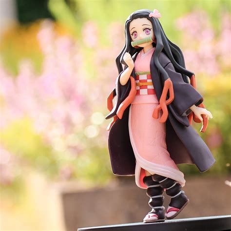 Figura de Nezuko Kamado en pose dinámica