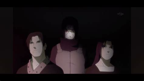 Itachi mirando a sus padres