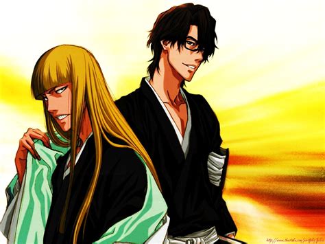 Shinji Hirako enfrentándose a Aizen