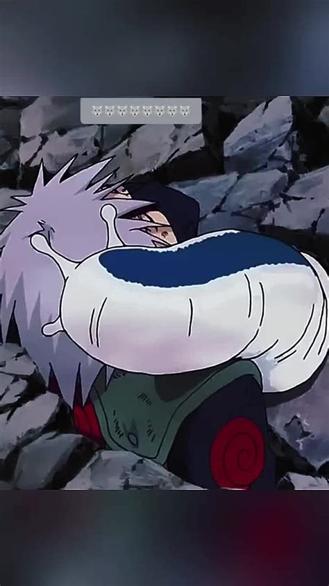 Ilustración de Lady Tsunade usando su técnica de curación